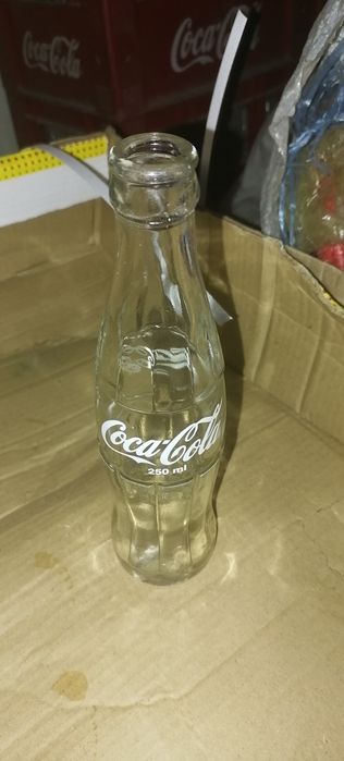 Бутылки с ящиком