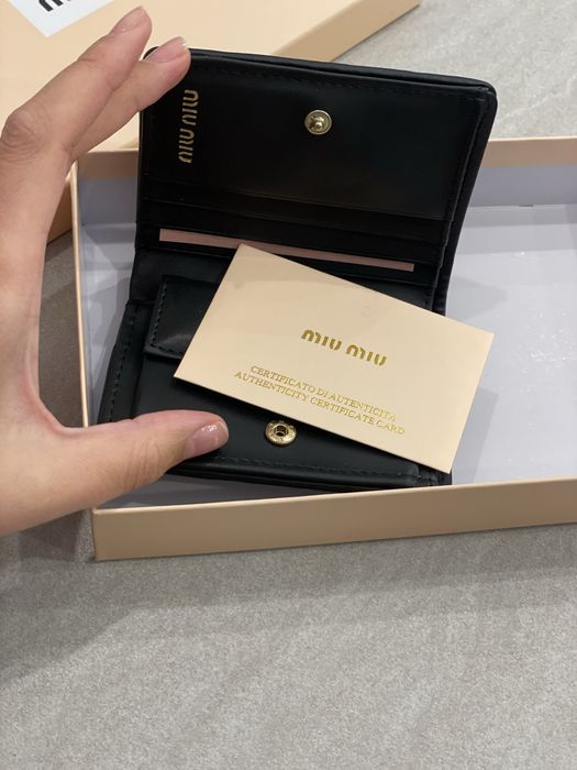 Прекрасен портфейл “MiuMiu” нов