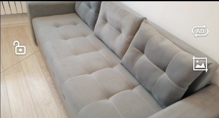 диван с подушками