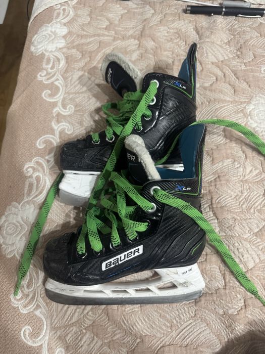 Коньки хоккейные детские