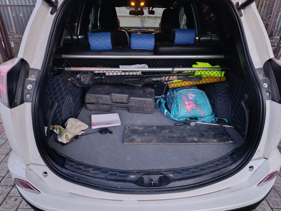 Продам toyota RAV4