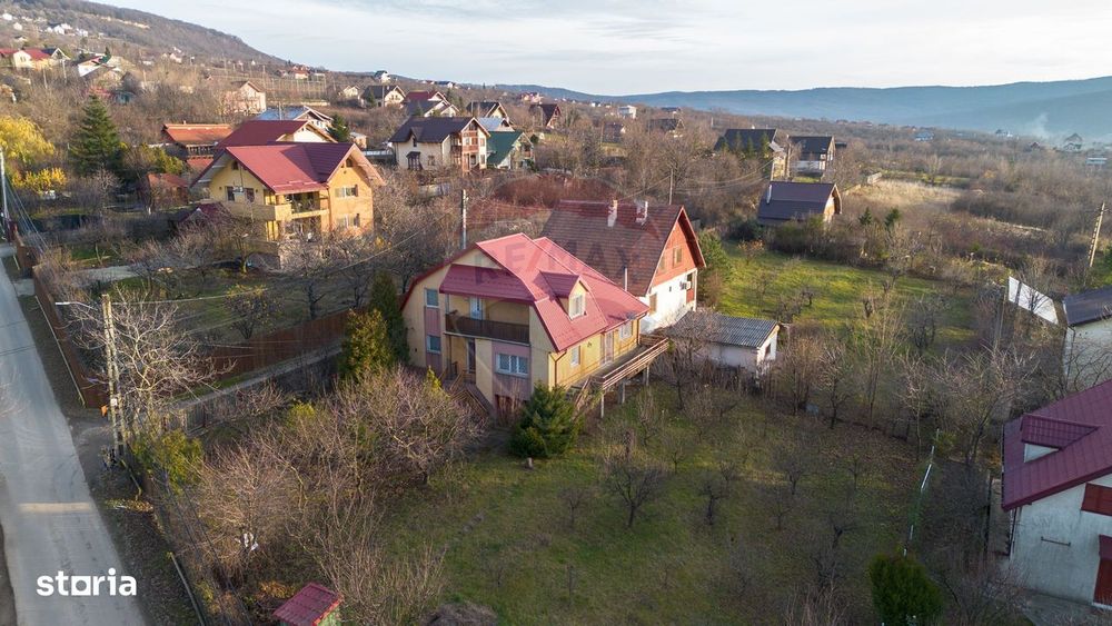 Casă / Vilă cu 4 camere de vânzare