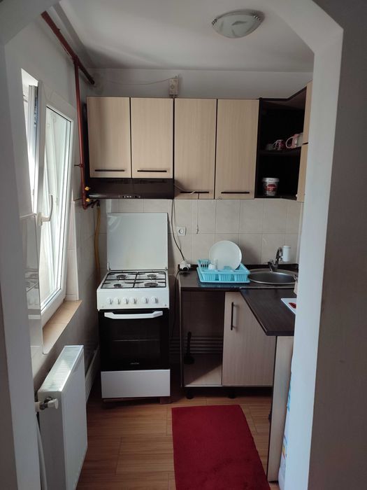 Închiriez apartament 2 camere, zona Școala 8, Bratianu