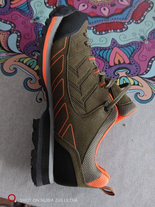 Vând pantofi tracking NorthPeak Nr 42 Noi