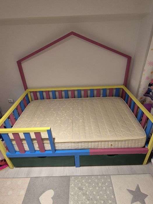 Vând pat tip căsuța