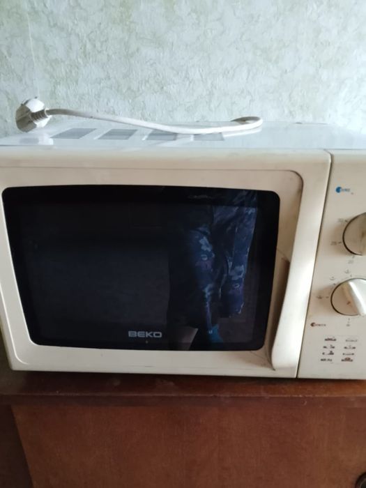 Продам холодильник, микроволновку, прибор для перематывания пряжи
