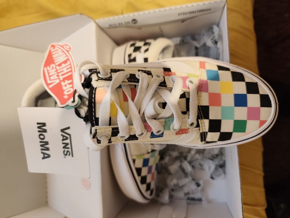 Нови оригинални кецове Vans