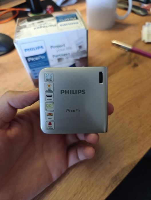 Карманный проектор Phillips PicoPix