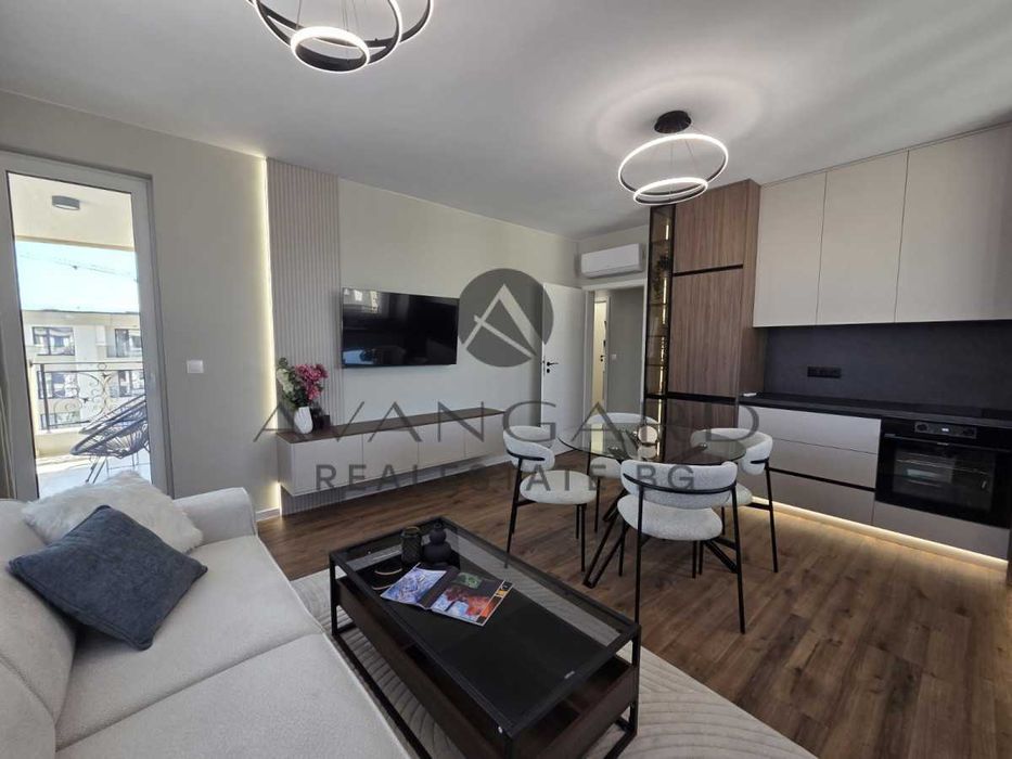 Продава се Тристаен апартамент в Пловдив, Кършияка - 97 кв.м за 2098 €/кв.м - Снимка #1