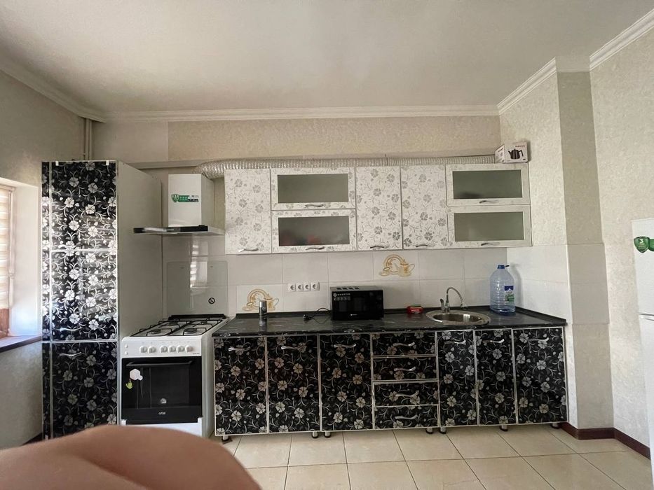 Сдается комната в аренду в своей 3х комнатной квартире на Паркентском