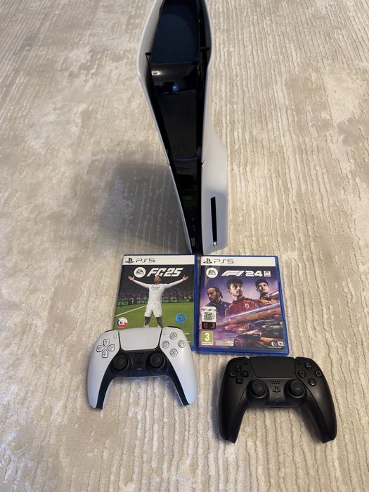 Playstation 5 disk edition 1TB, 2 controllers
