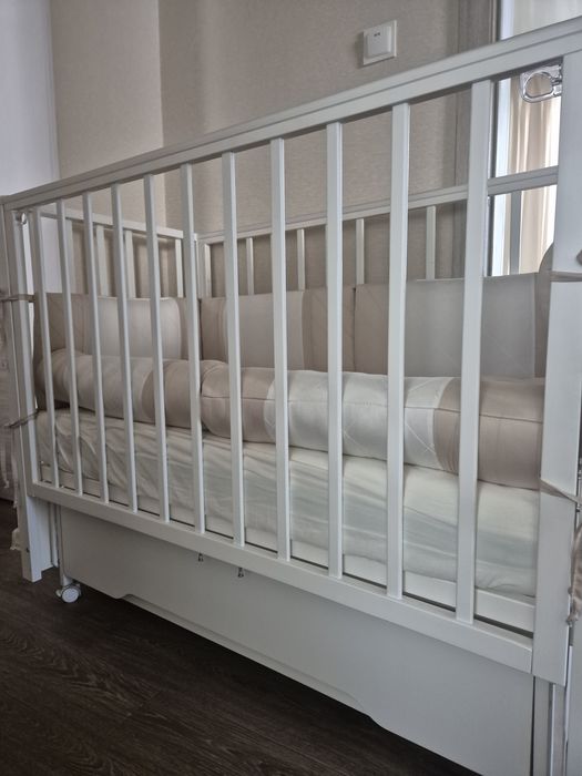 Продам манеж почти новый