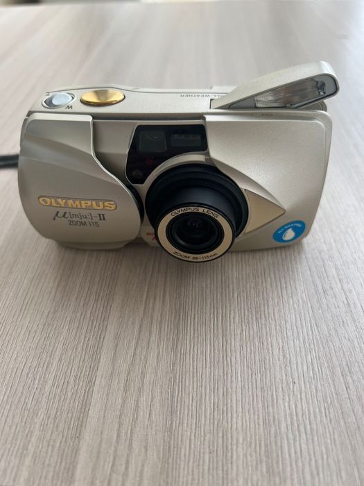 Продам плёначный фотоапарат olympus