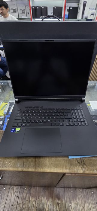ASUS ROG Strix SCAR G18 (G835LR)