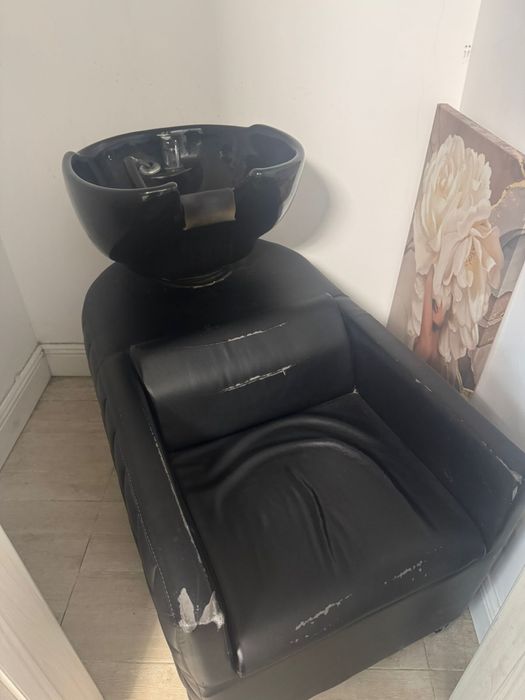 Продаеться мебель для салона красоты б/у