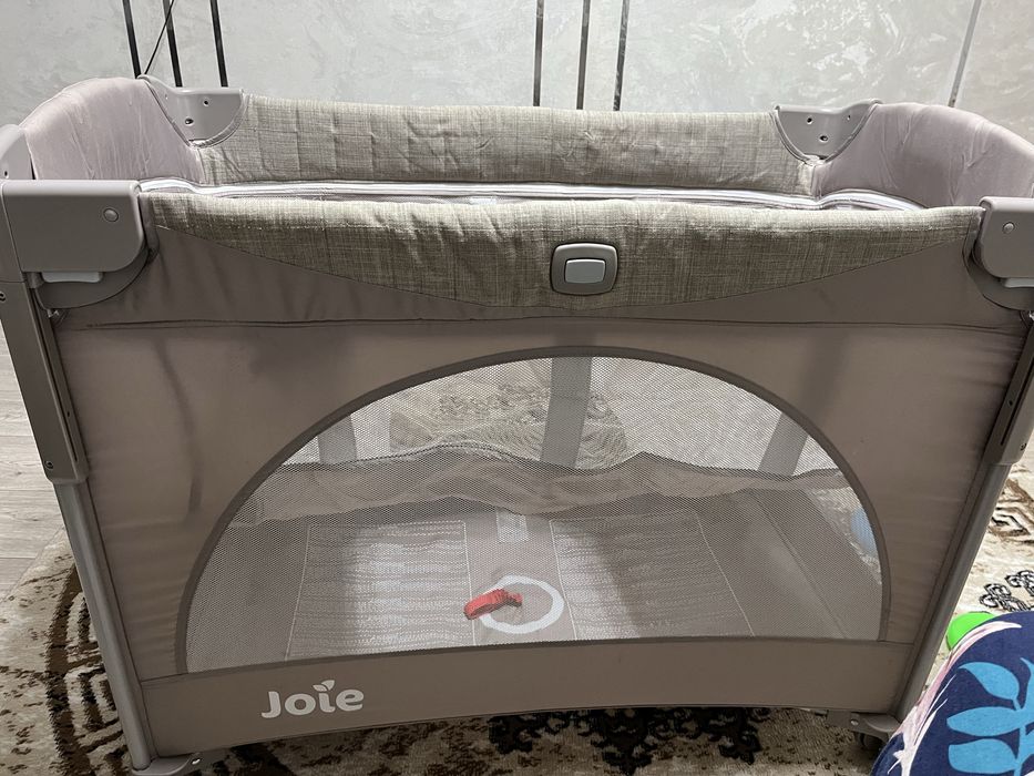 Кровать манеж joie