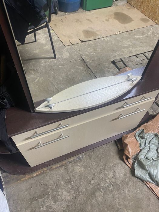 шкаф вешалка с зерколом