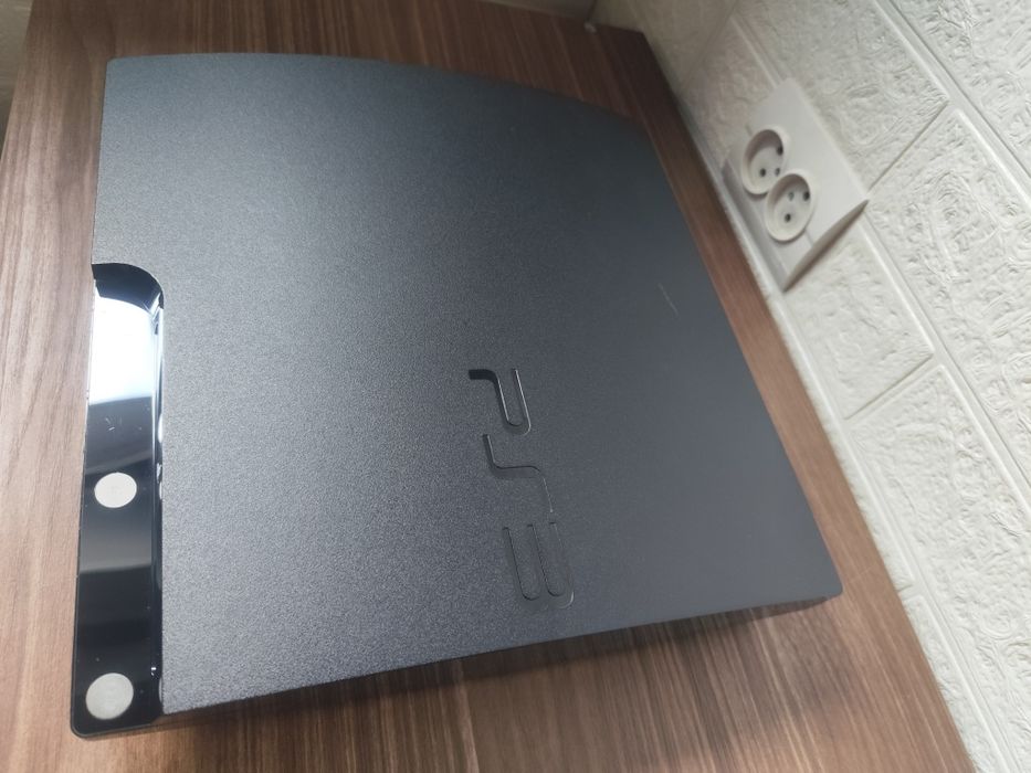 Продам ps3 slim прошитая