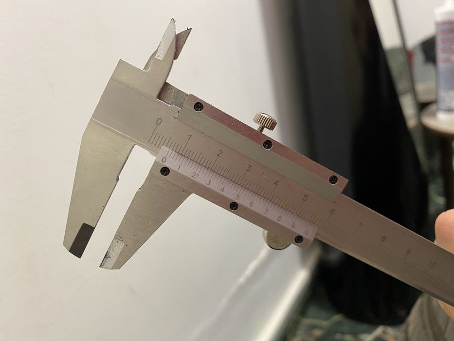 235/40/19 DOT-23 6+mm