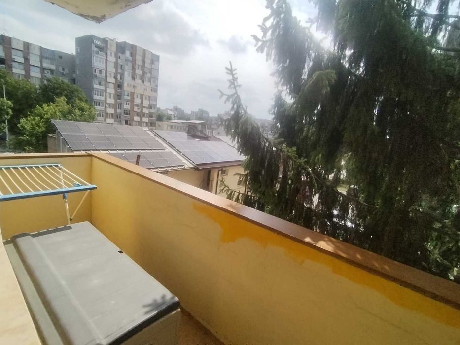 Продава се Двустаен апартамент в Разград, Бели Лом - 60 кв.м за 1584 €/кв.м - Снимка #16