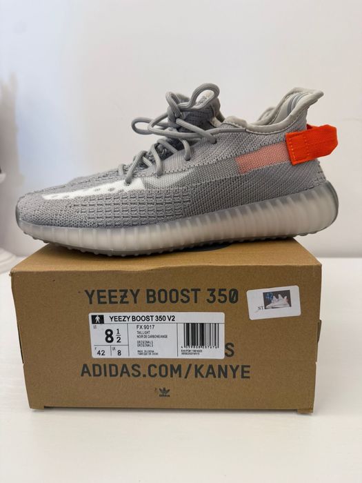 Yeezy Boost 350 V2 Tail Light