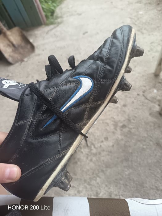 Crampoane Nike originale din Indonezia