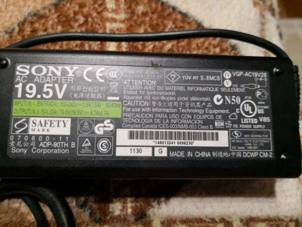 от телевизора SONY внешний блок питания адаптер 19,5 вольт на к