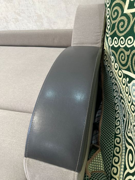 Б/у Диван в отличном состояни