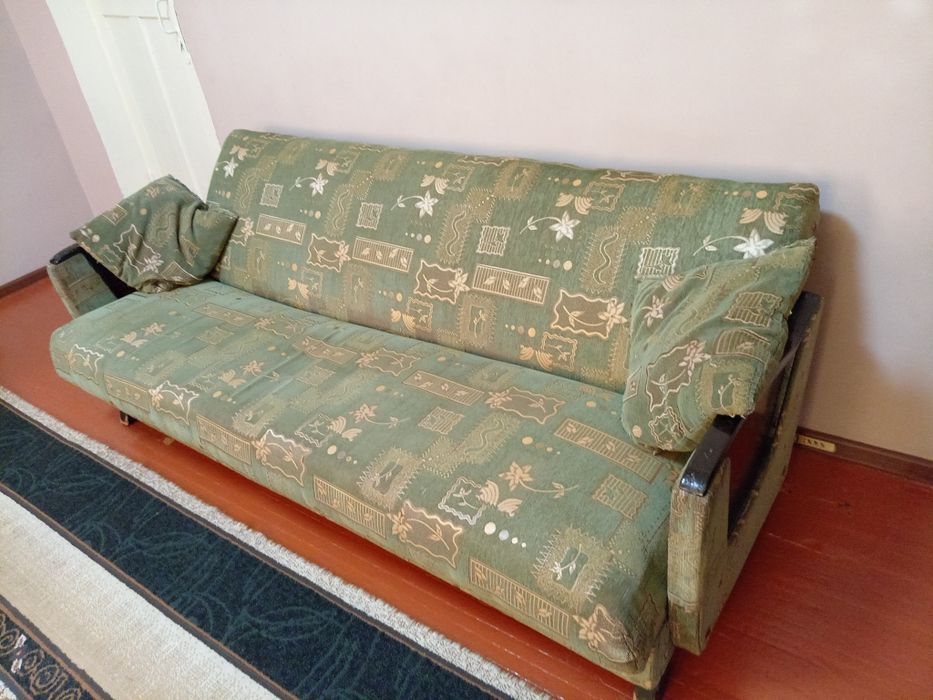 Продаётся диван и два кресла,