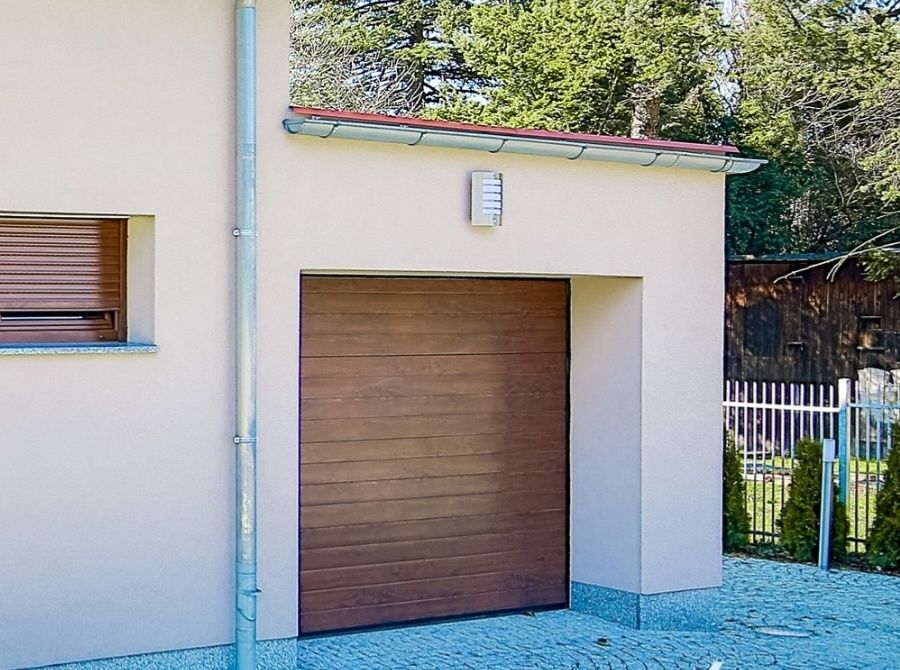 Usa de garaj/ usa hala / usi secționale/ usi tip rulou