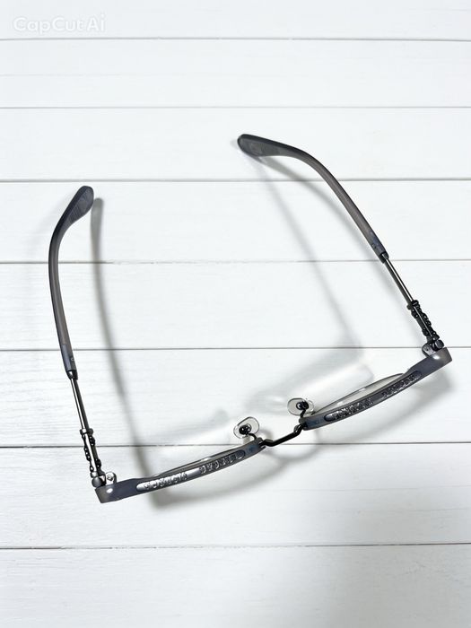 Ramă Chrome Hearts (Gri Semitransparent / Argintiu Închis)