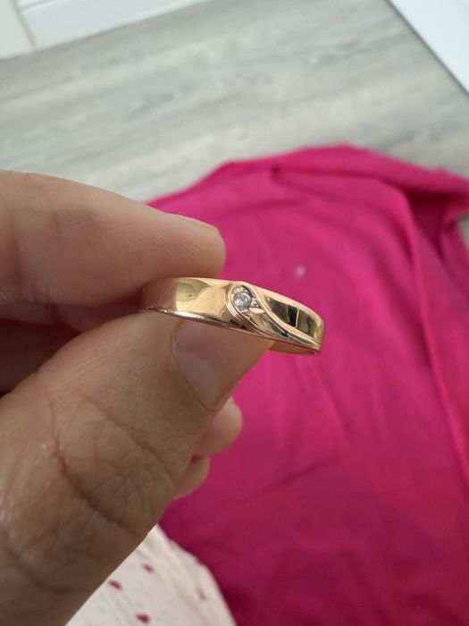Продам Кольцо золотое