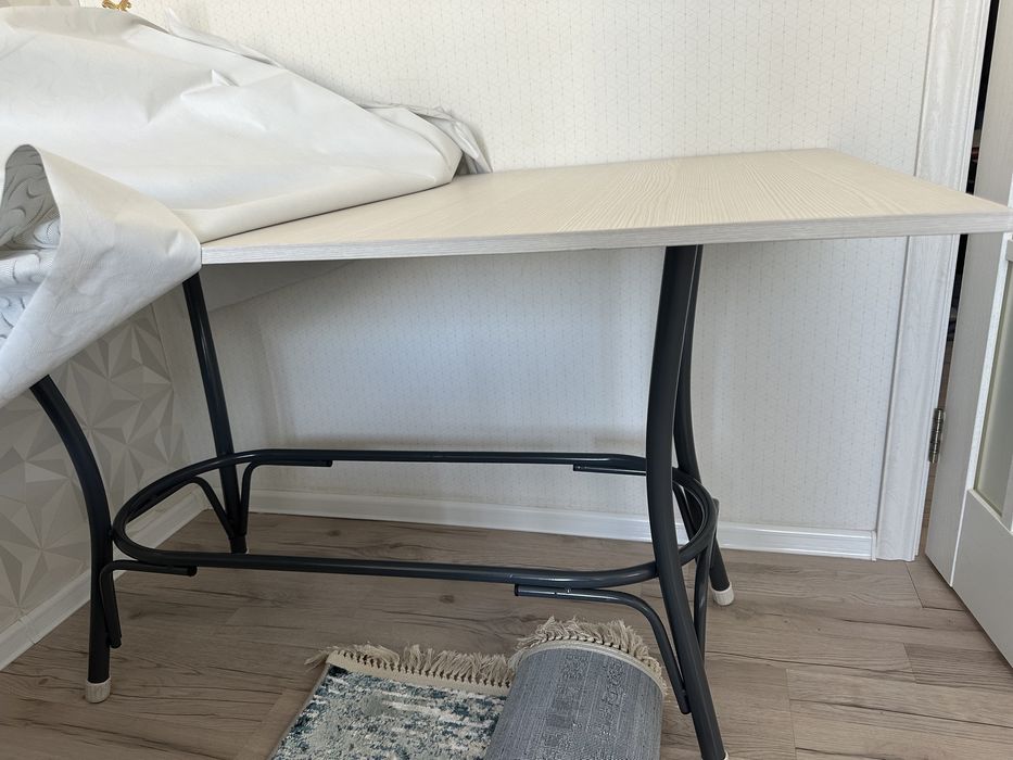 Продам кухонный стол