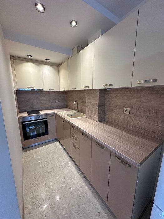 Дава се под наем Двустаен апартамент в Пловдив, Кючук Париж - 100 кв.м за 498.27 € - Снимка #1