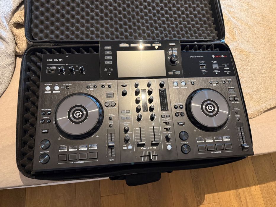 Pioneer DJ XDJ-RR 2-канална "all in one" DJ система за rekordbox с чанта