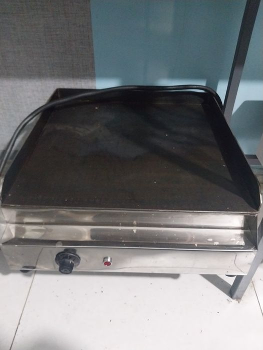 Тостир, изгара, гошт аппарати сотилади.