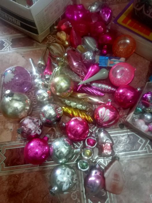 Продам новогодние игрушки.
