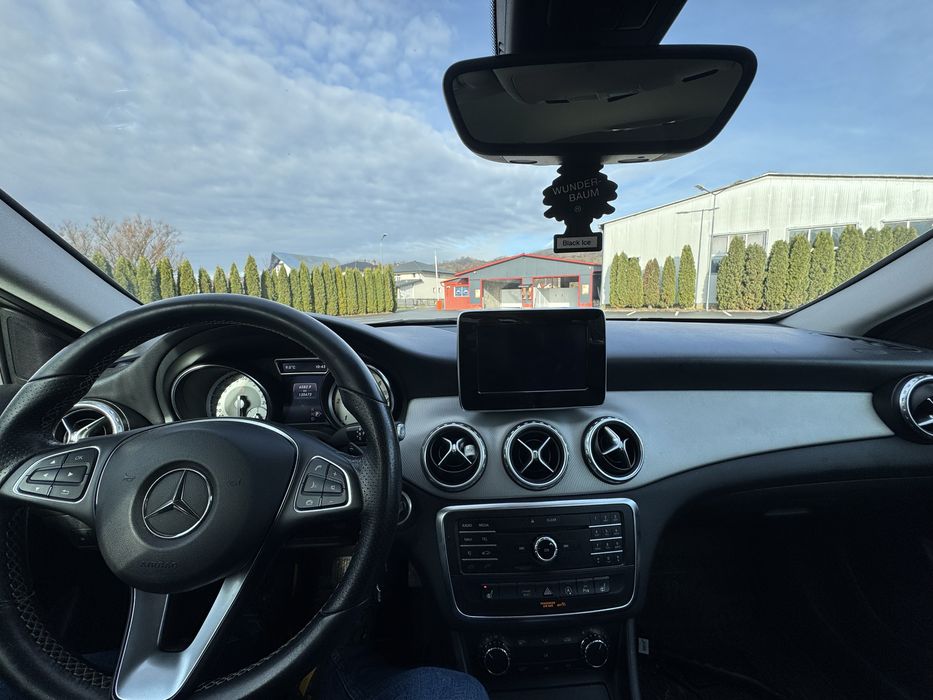 Mercedes-Benz GLA 180D