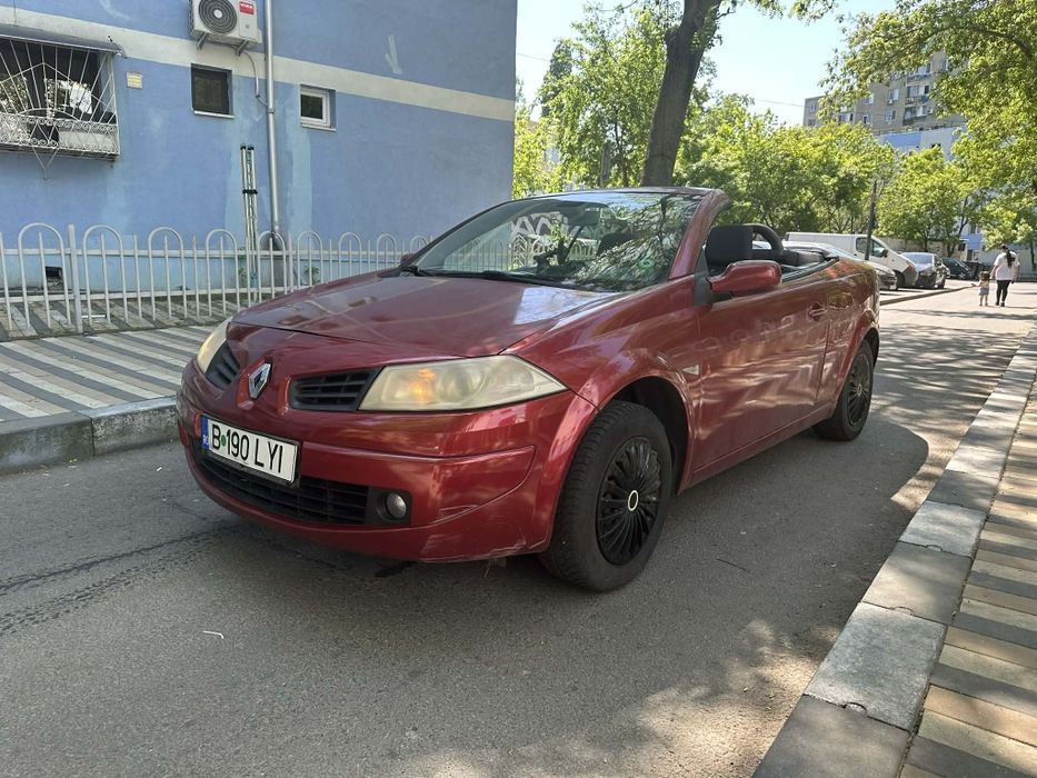 Renault Megane anul 2007 Cabriolet  – decapotabilă
	•	An fabricație: 2007