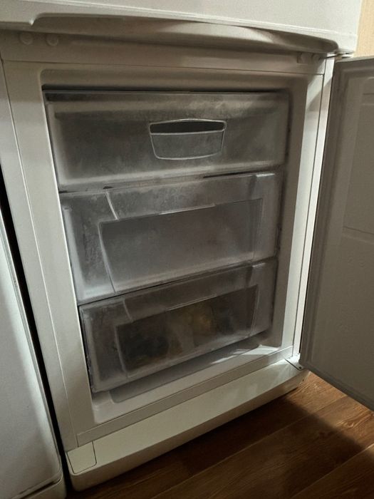 Холодильник Indesit