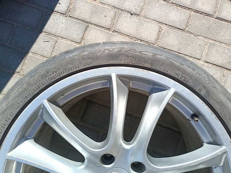 Шины 295/35 R21 - "Continental ExtremeContact DWS 06 Plus" (Чехия).