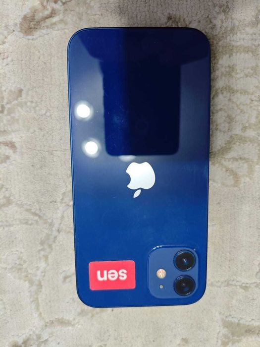 Продам сотовый телефон Айфон 12