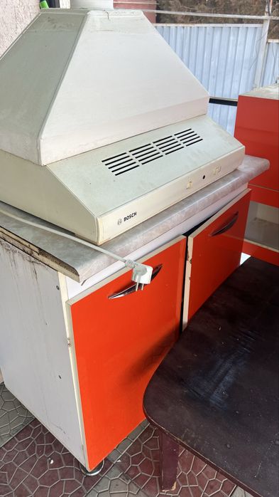 Кух шкаф кому надо