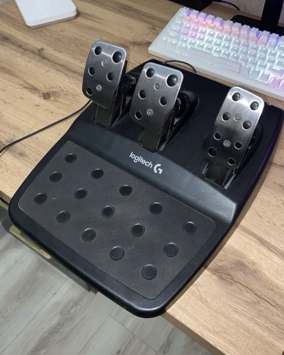 Руль Logitech G29