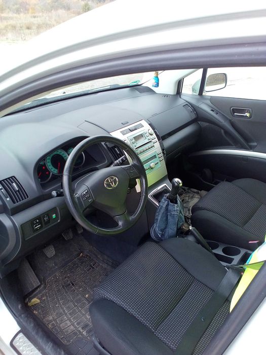 Тойота Корола Версо