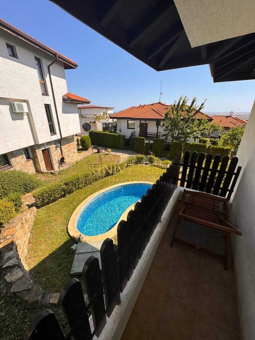 Продава се Къща в с. Кошарица, Област Бургас - 143 кв.м за 1084 €/кв.м - Снимка #2