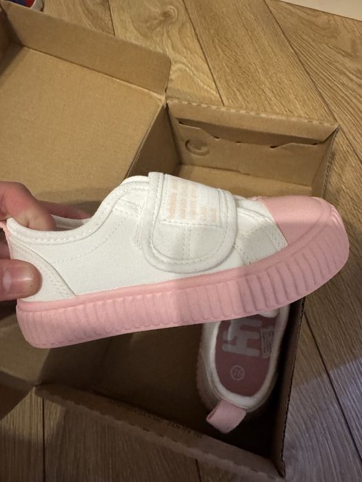 Детская обувь новая