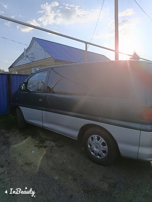 Продам машину идеально для большой семьи