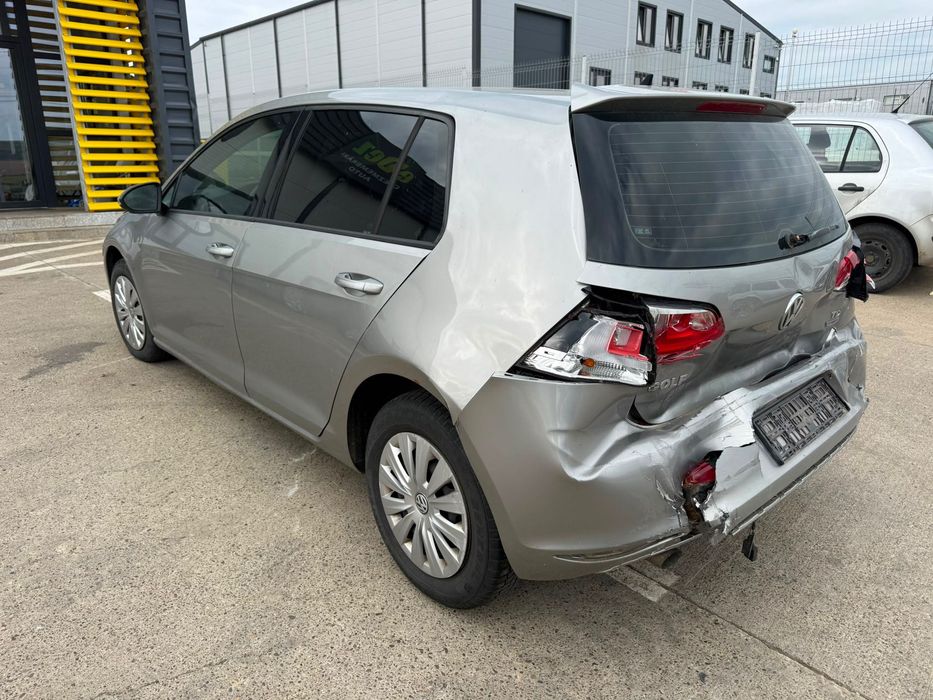 Dezmembrez Vw golf 7 Gri - lb7w hatchback 1.6 tdi CLHA volan stanga