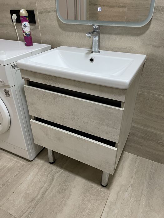 Раковина с тумбой